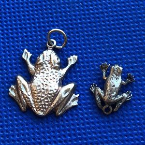 2 vintage sterling silver frog charm pendant lot